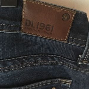 DL straight leg jean